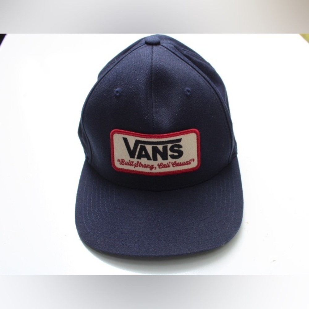 Vans built strong snap back hat